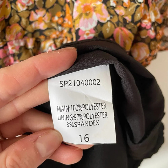 Showpo Liadi Playsuit Jumpsuit Black Floral Sz 12 - Picture 9 of 9